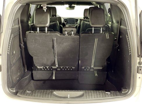 Used 2024 Chrysler Pacifica Limited FWD image 25