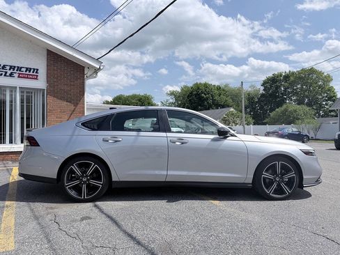 Used 2025 Honda Accord Sport image 4
