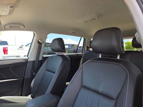 Used 2023 Volkswagen Tiguan SE FWD image 28