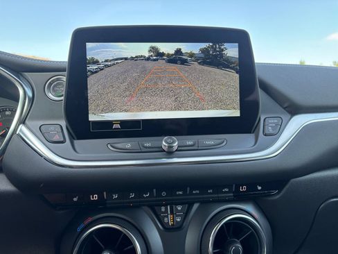 Used 2025 Chevrolet Blazer LT FWD image 20