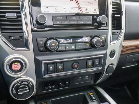 Used 2020 Nissan Titan SL w/ Moonroof Package image 37