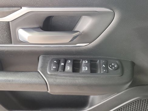Used 2020 RAM 1500 Big Horn AWD/4WD image 17