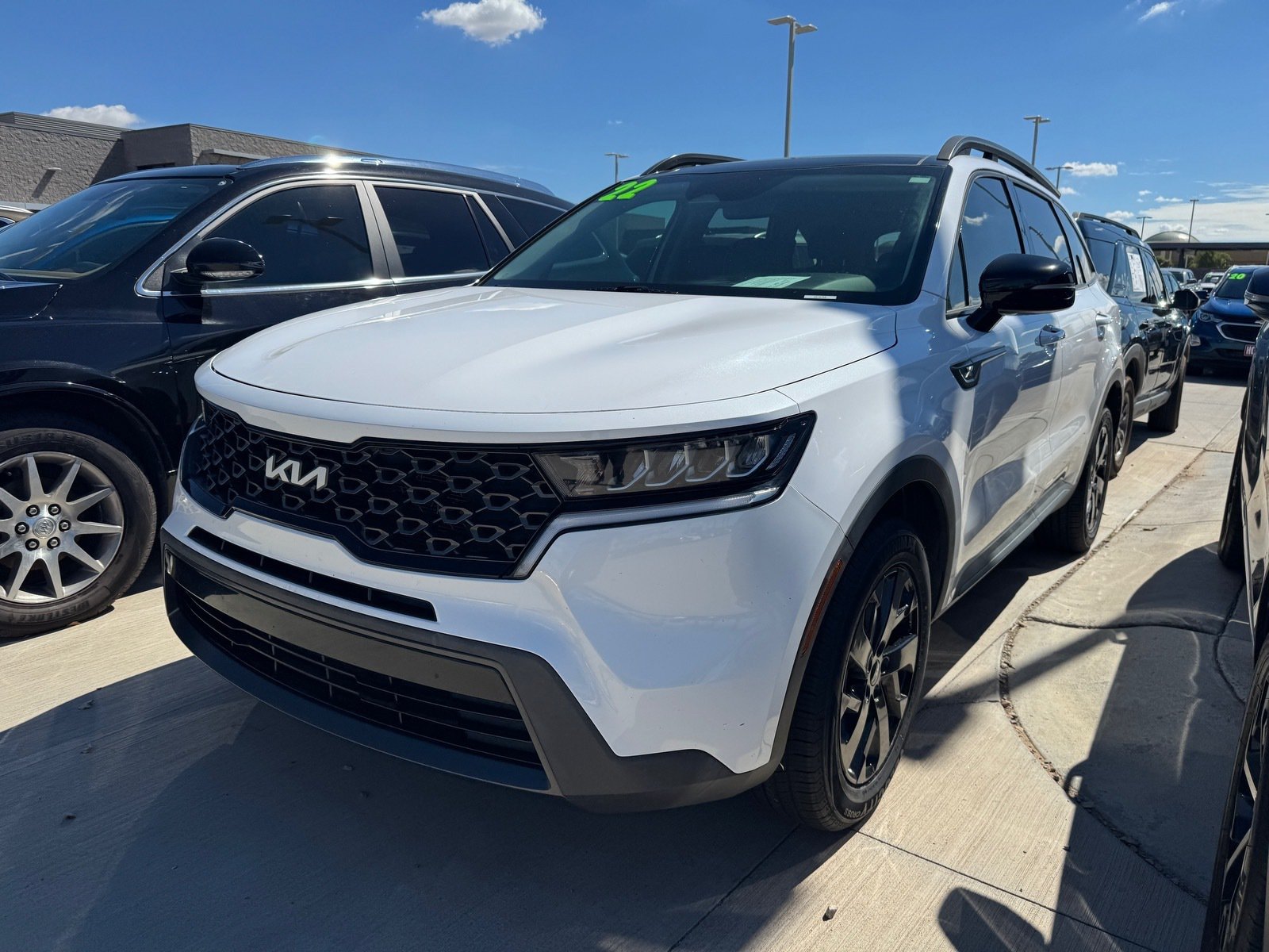 Used 2022 Kia Sorento S w/ Panoramic Sunroof Package AWD/4WD image 2