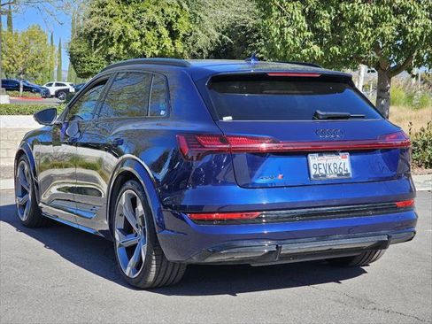 Used 2023 Audi e-tron S Premium Plus w/ Black Optic Package image 9