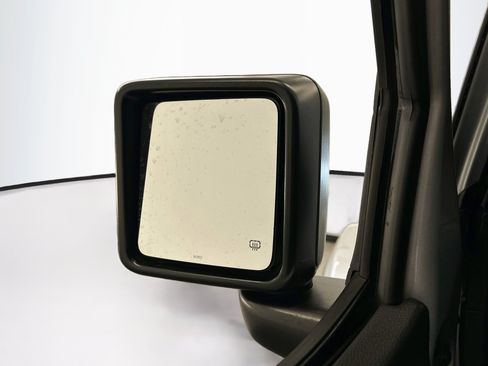 Used 2023 Jeep Wrangler Unlimited Sahara AWD/4WD image 16