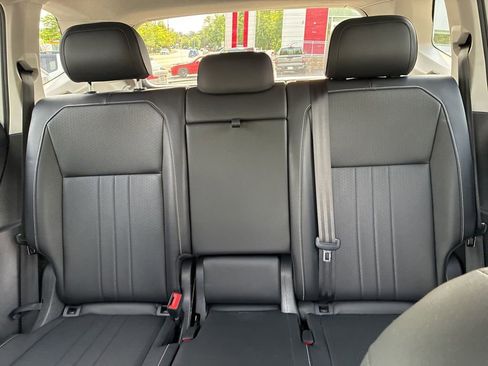 Used 2022 Volkswagen Tiguan SE AWD/4WD image 21
