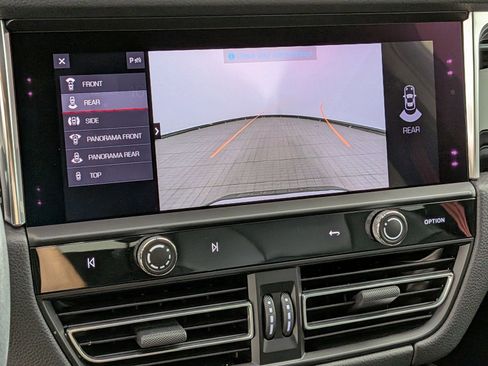 Certified 2025 Porsche Macan S AWD/4WD image 18