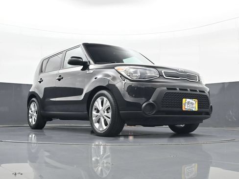 Used 2015 Kia Soul + FWD image 23