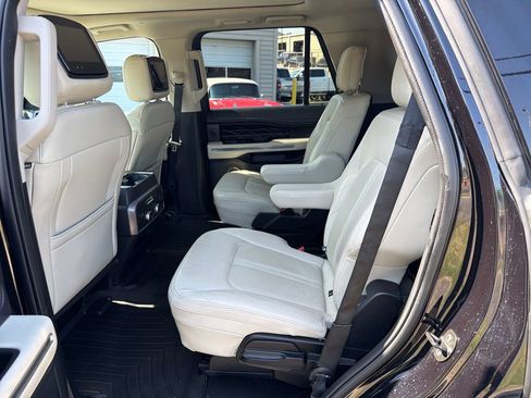 Used 2019 Ford Expedition Platinum RWD image 43