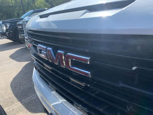 New 2026 GMC Sierra 1500 Elevation image 9