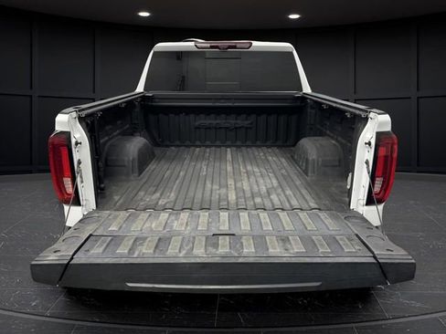 Used 2022 GMC Sierra 1500 AT4X image 16