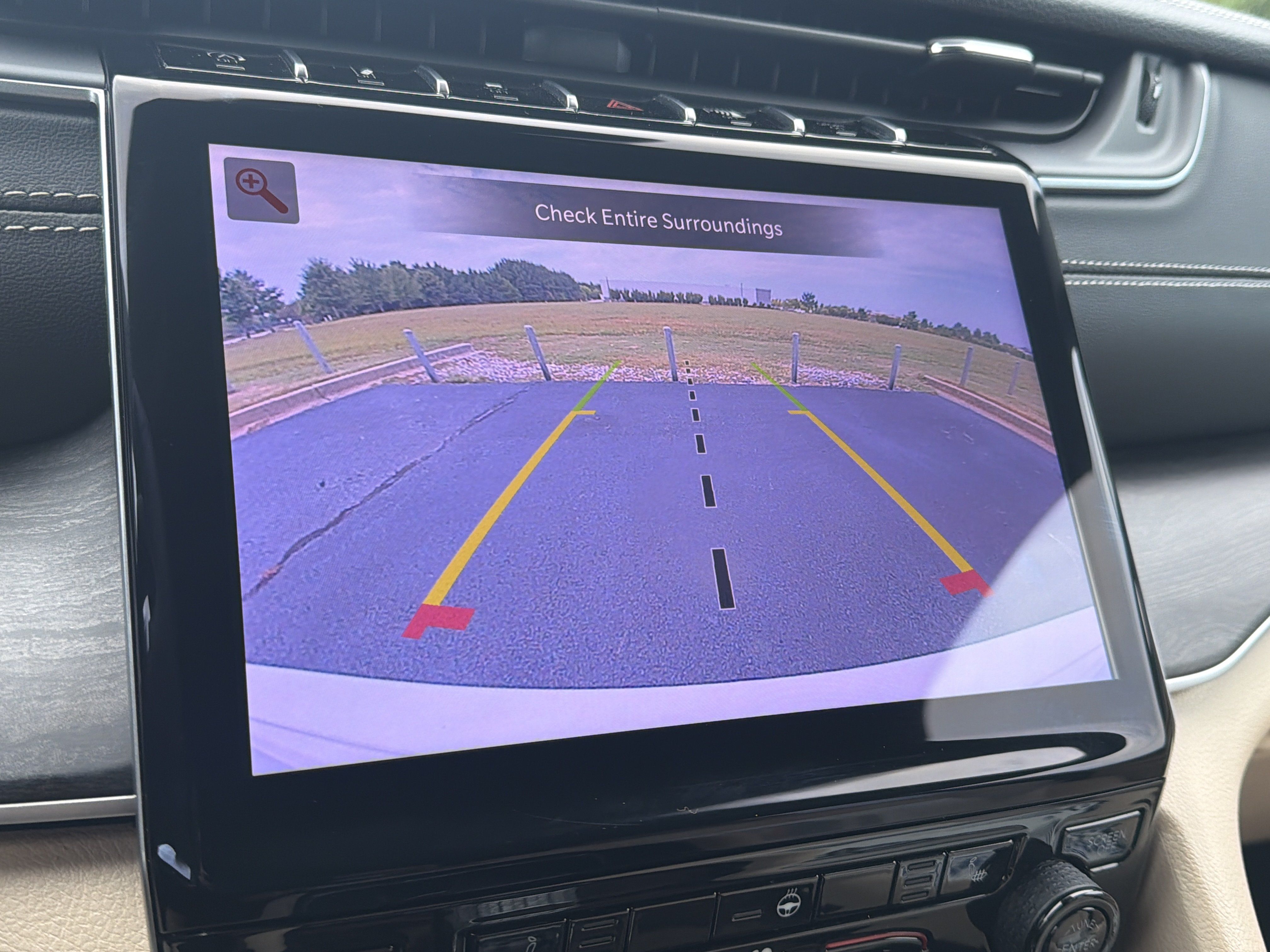 Used 2025 Jeep Grand Cherokee Limited RWD image 14