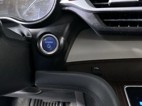 Used 2021 Toyota Sienna LE FWD image 17