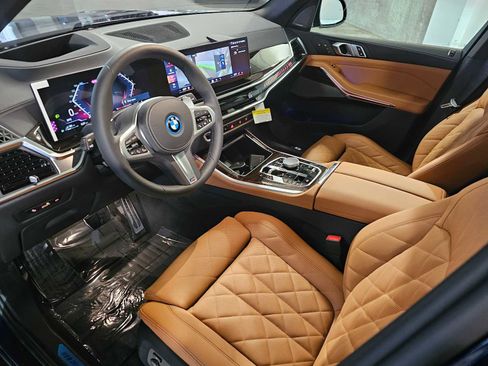 New 2026 BMW X5 xDrive50e w/ M Sport Package AWD/4WD image 2