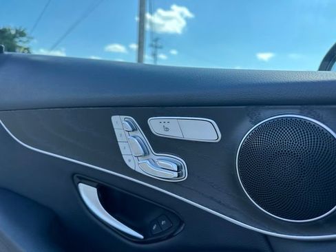 Used 2018 Mercedes-Benz GLC 300 4MATIC image 13