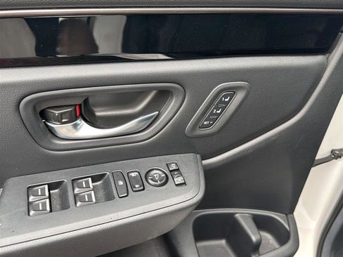 Used 2025 Honda Pilot TrailSport image 17