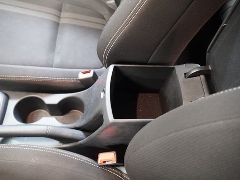 Used 2021 Hyundai Venue image 22