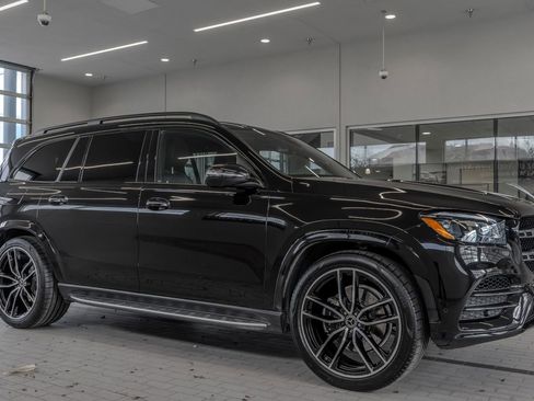 Used 2023 Mercedes-Benz GLS 580 4MATIC image 12