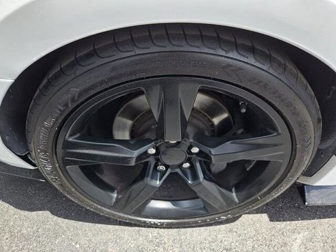 Used 2018 Chevrolet Camaro SS RWD image 23