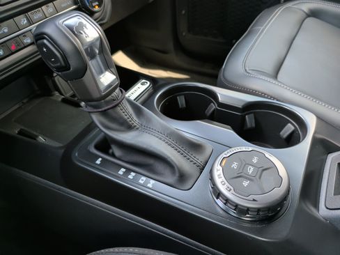 Used 2025 Ford Bronco Outer Banks AWD/4WD image 21
