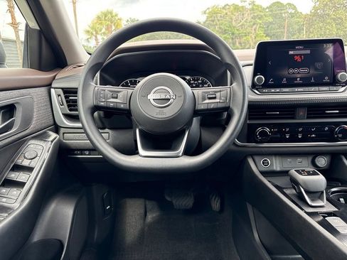 Used 2023 Nissan Rogue S AWD/4WD image 20
