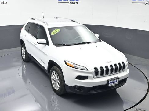 Used 2018 Jeep Cherokee Latitude Plus w/ Cold Weather Group AWD/4WD image 45