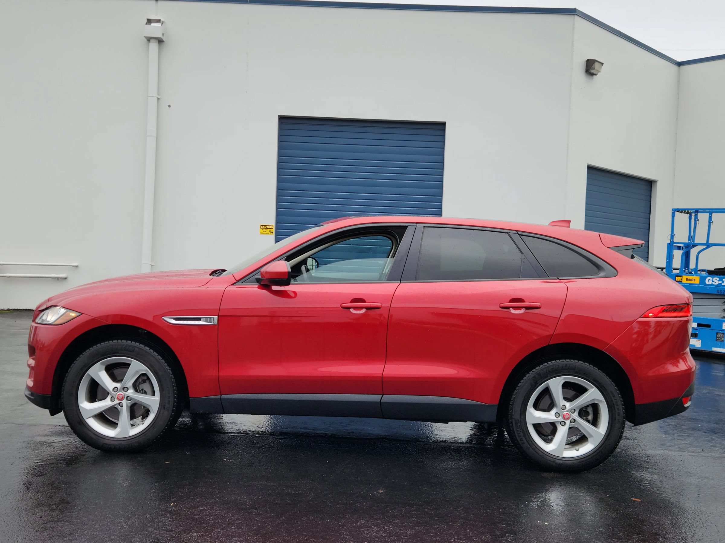 Used 2017 Jaguar F-PACE Premium AWD/4WD image 2