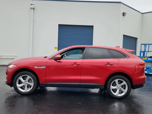 Used 2017 Jaguar F-PACE Premium image 2