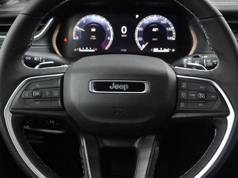 New 2025 Jeep Grand Cherokee Limited w/ Trailer Tow Package image 34