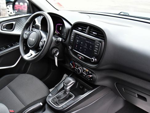 Used 2024 Kia Soul LX w/ Option Group 015 image 36