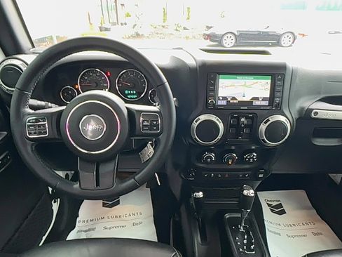 Used 2017 Jeep Wrangler Unlimited Sahara w/ Connectivity Group image 7
