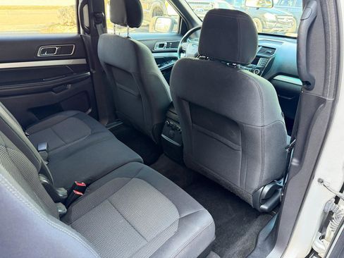 Used 2016 Ford Explorer XLT image 30