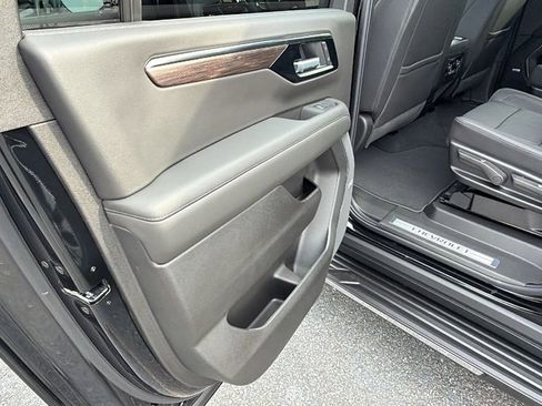 New 2026 Chevrolet Suburban LT w/ Comfort Package image 15
