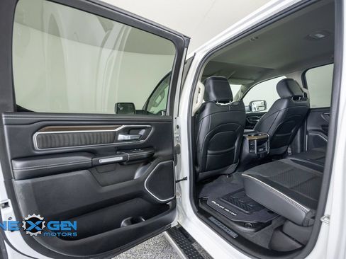 Used 2022 RAM 1500 Laramie AWD/4WD image 29