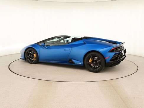 Used 2020 Lamborghini Huracan EVO RWD image 3