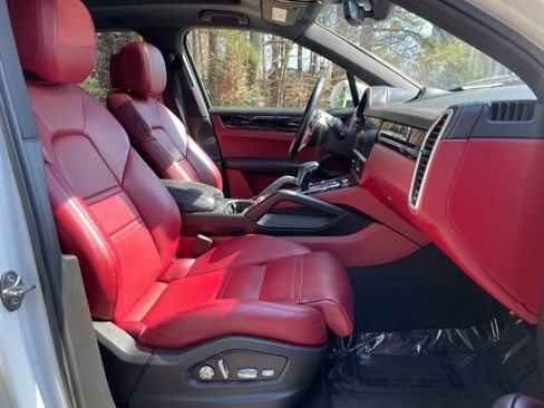 Used 2019 Porsche Cayenne AWD/4WD image 19