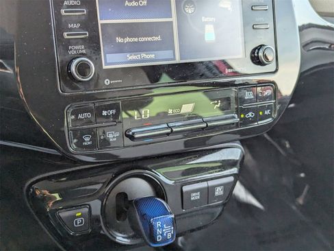 Used 2022 Toyota Prius LE image 26