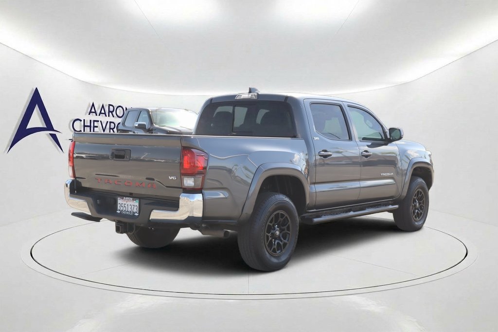 Used 2021 Toyota Tacoma SR5 RWD image 4