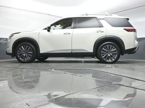 Used 2023 Nissan Pathfinder SL w/ SL Premium Package FWD image 37