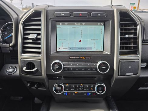 Used 2018 Ford Expedition Max XLT image 18