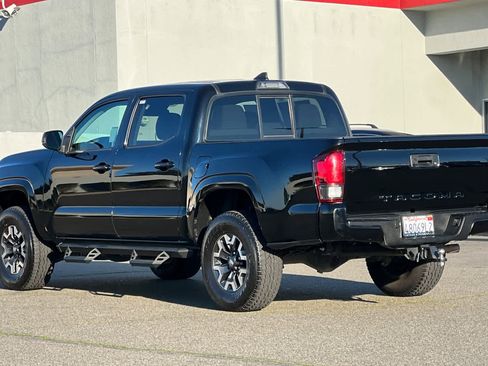 Used 2019 Toyota Tacoma SR image 7