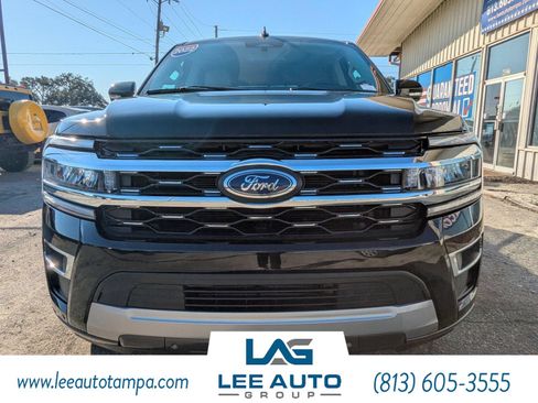 Used 2022 Ford Expedition Limited image 8