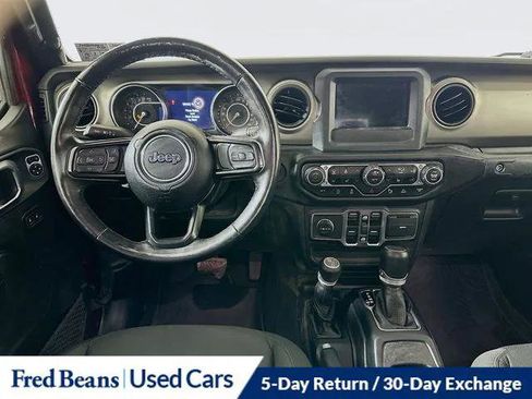 Certified 2021 Jeep Gladiator Willys image 23