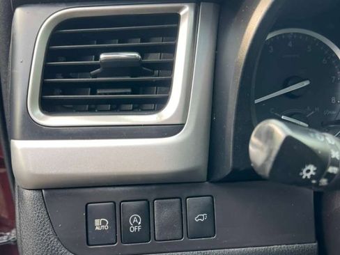 Used 2018 Toyota Highlander XLE image 14