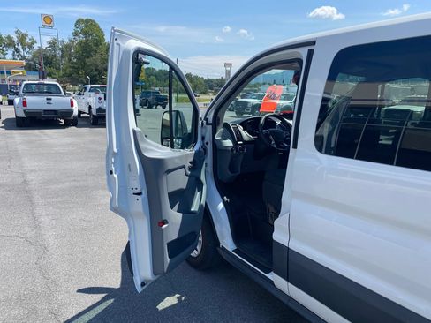 Used 2016 Ford Transit 350 XLT RWD image 7