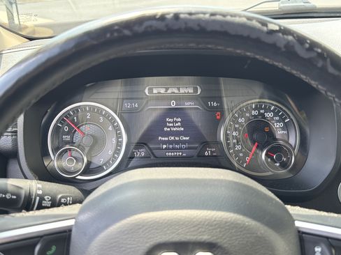 Used 2019 RAM 1500 Laramie AWD/4WD image 9