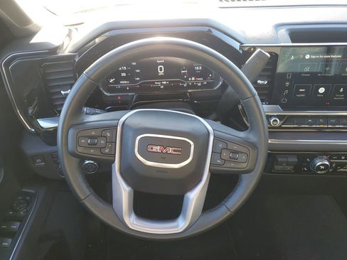 Used 2025 GMC Sierra 1500 SLT image 30
