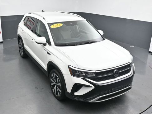 Used 2024 Volkswagen Taos SE FWD image 29
