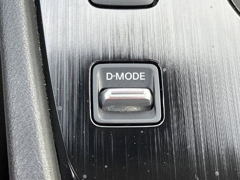 Certified 2025 Nissan Rogue SV image 8