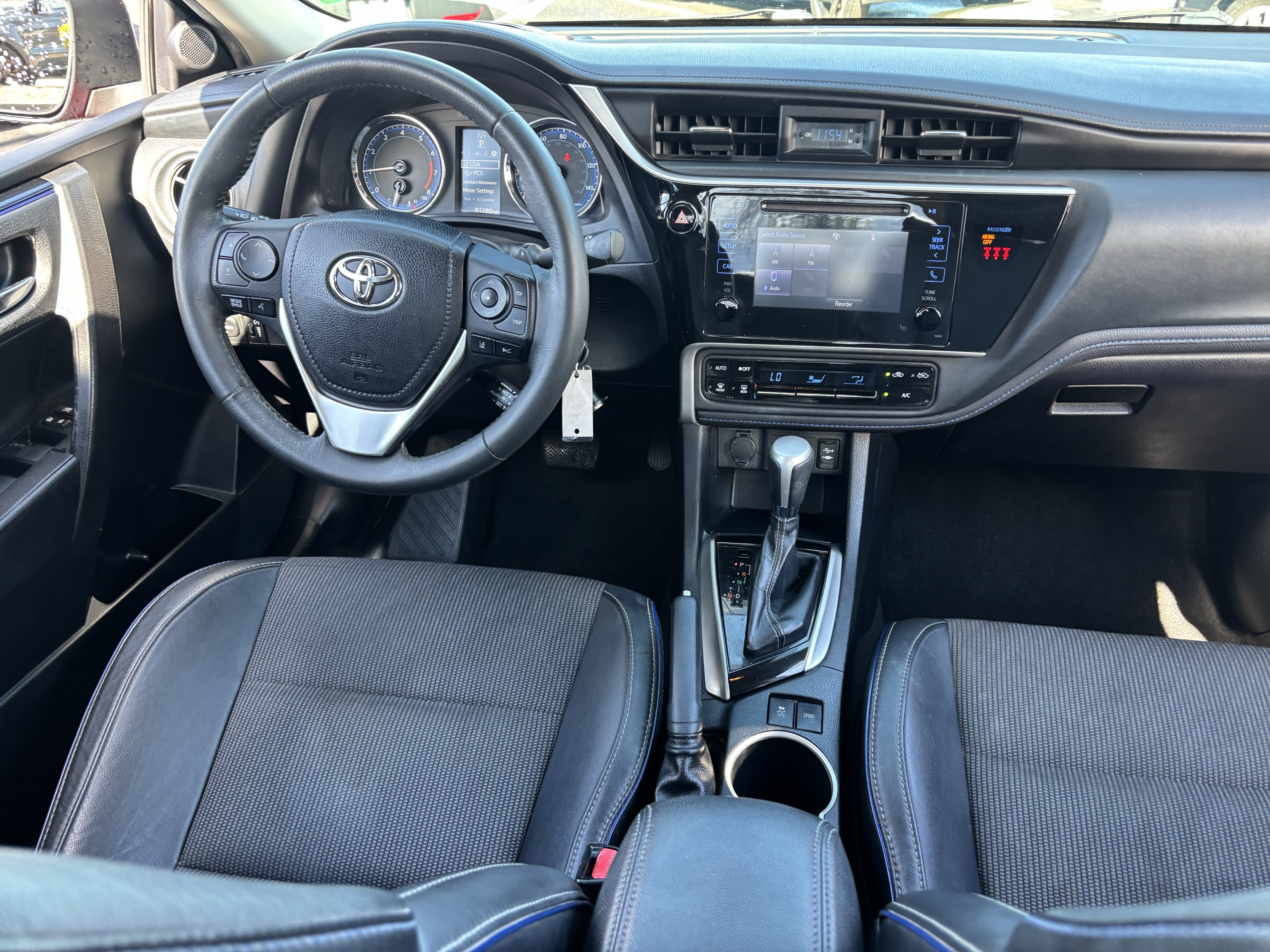 Used 2018 Toyota Corolla SE w/ Carpet Mat Package (TMS) FWD image 12
